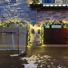 Installing-breathtaking-Christmas-lights-in-Mirabel-Leave-it-to-the-pros 3